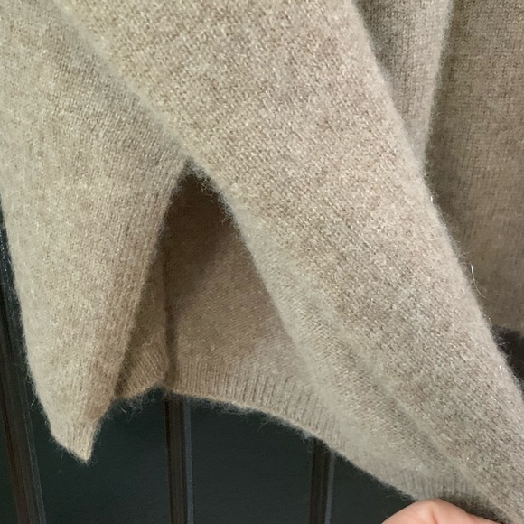 Minnie Rose 🌹 💯 oversized cashmere top . - Picture 5 of 11